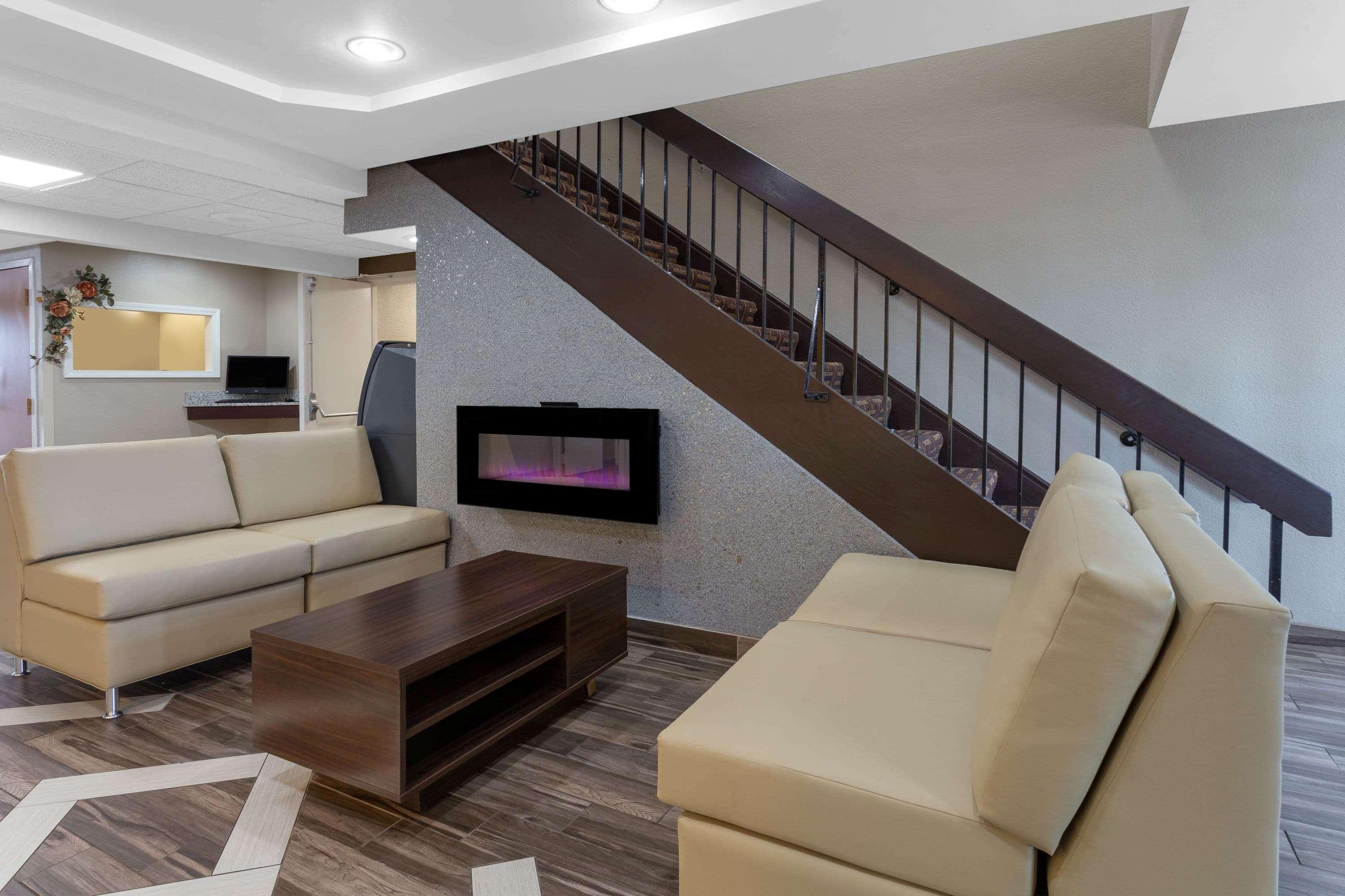 Super 8 By Wyndham South Holland Hotel Екстериор снимка