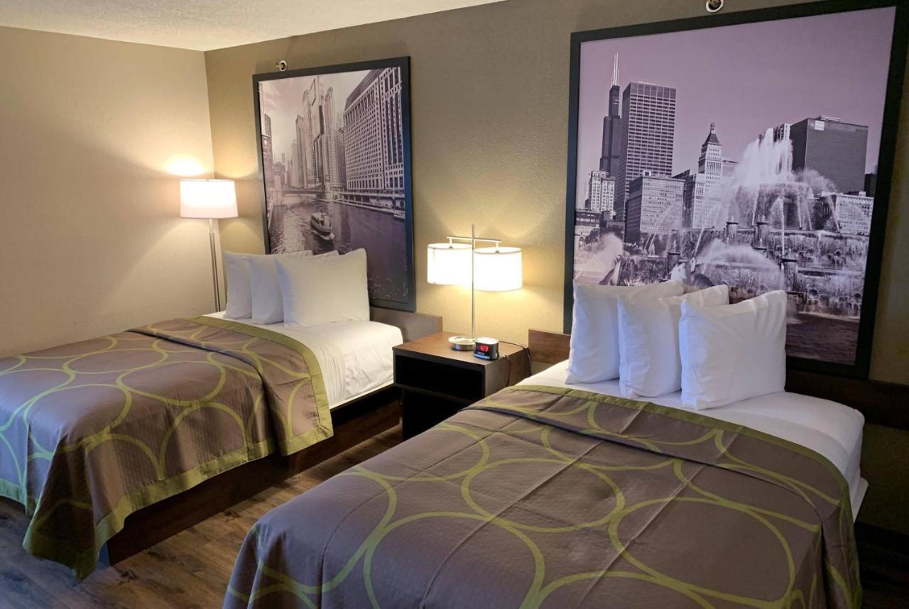 Super 8 By Wyndham South Holland Hotel Екстериор снимка