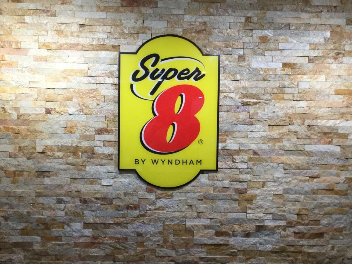 Super 8 By Wyndham South Holland Hotel Екстериор снимка